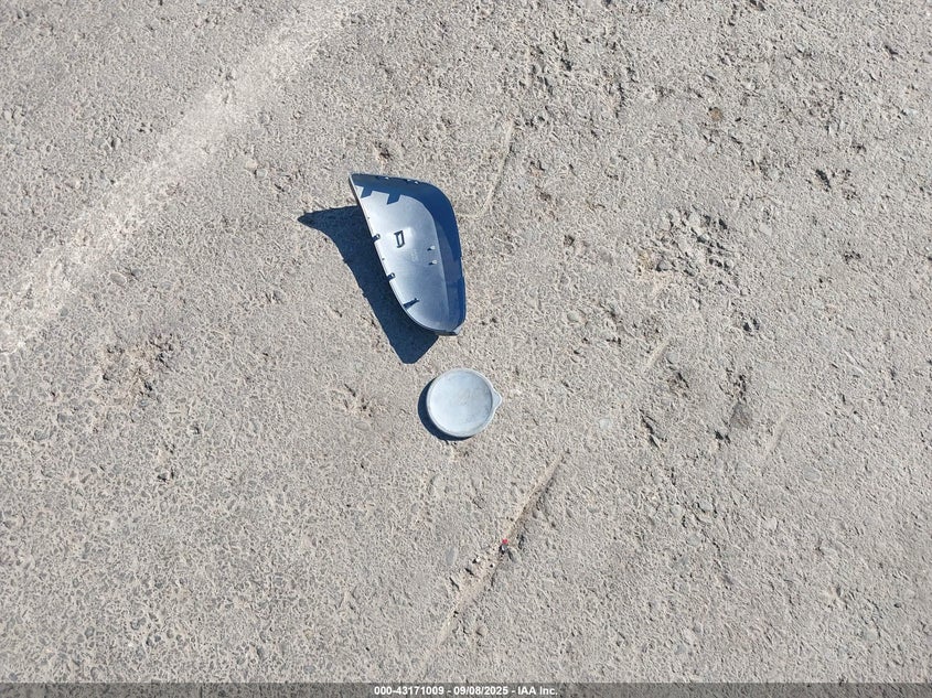 2022 TOYOTA VENZA XLE JTEAAAAH7NJ106700