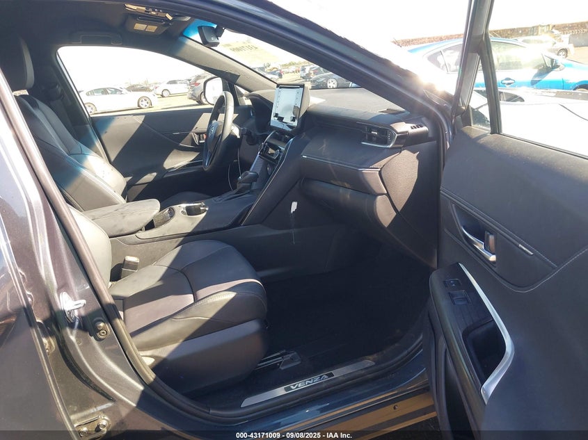 2022 TOYOTA VENZA XLE JTEAAAAH7NJ106700