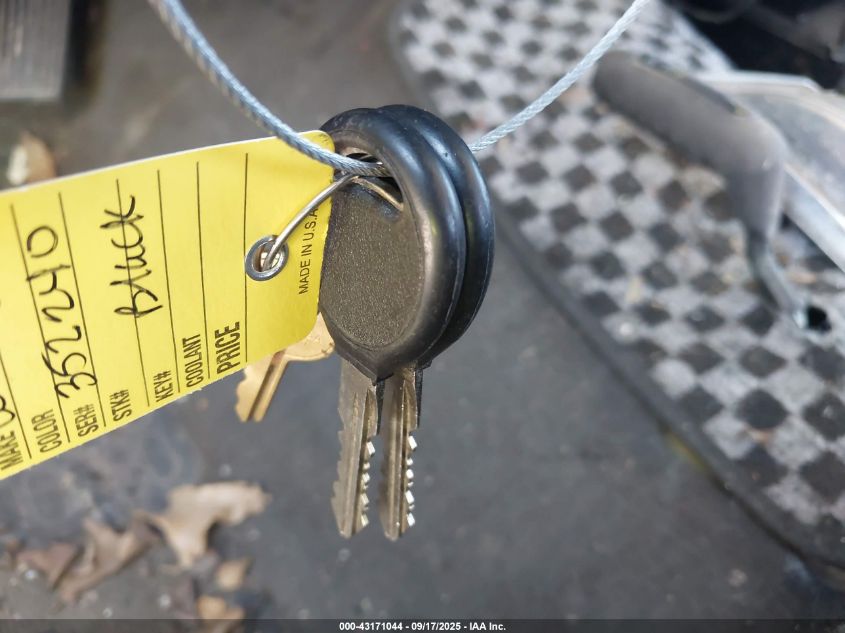 2001 Jeep Wrangler Sport VIN: 1J4FA49S51P352240 Lot: 43171044