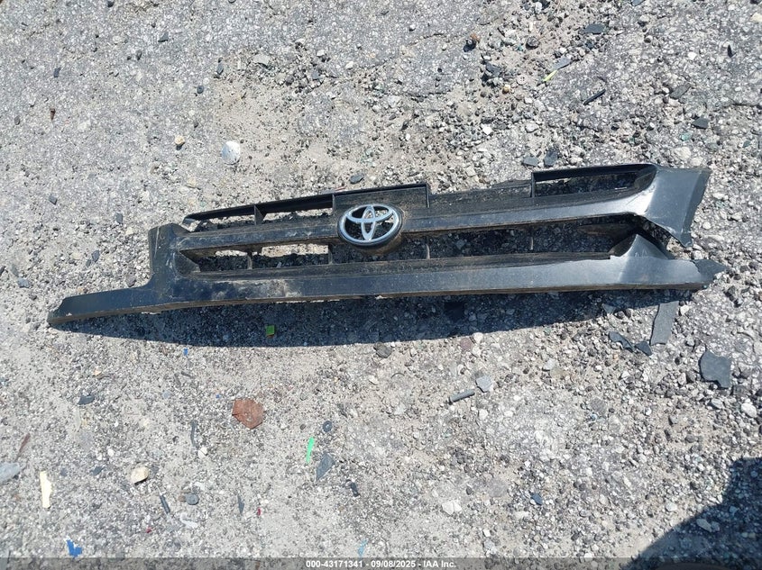 2000 Toyota Sienna Le VIN: 4T3ZF13C6YU244793 Lot: 43171341