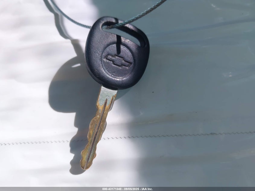 2001 Chevrolet Tahoe Lt VIN: 1GNEC13T31R164243 Lot: 43171348