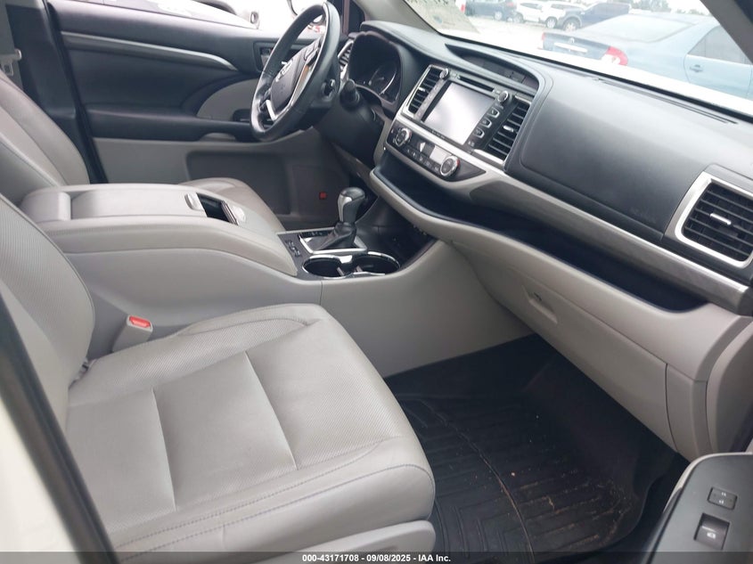 2019 TOYOTA HIGHLANDER LIMITED PLATINUM - 5TDYZRFH9KS303403
