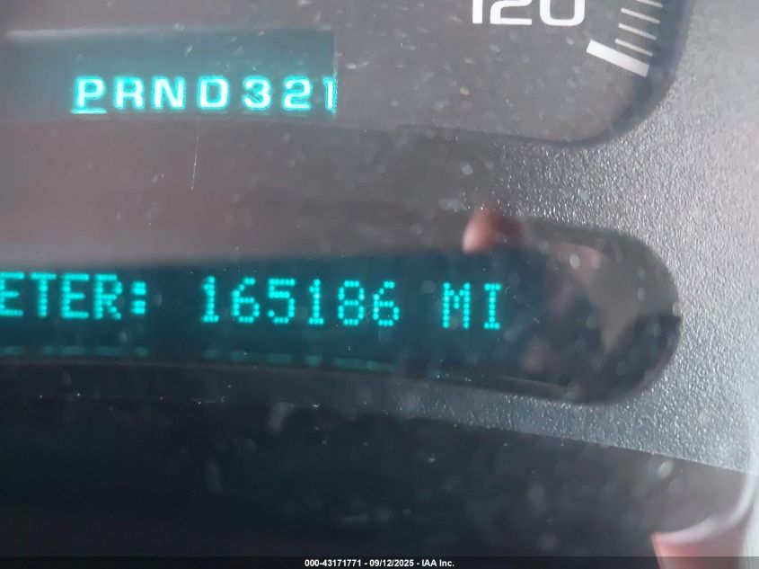 2005 Chevrolet Tahoe Z71 VIN: 1GNEK13T15R211455 Lot: 43171771