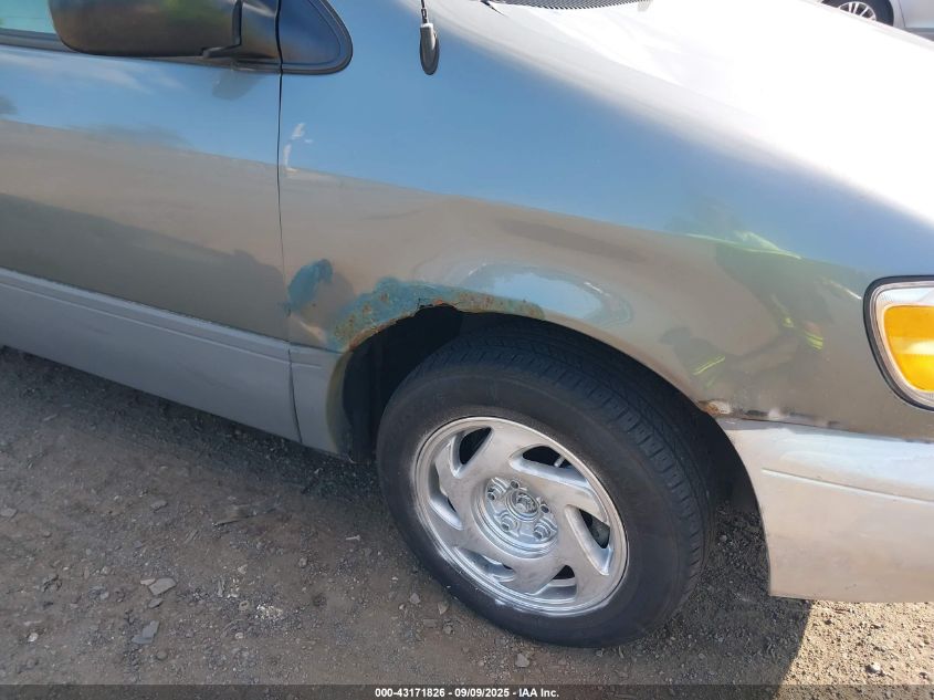 1999 Toyota Sienna Le VIN: 4T3ZF13CXXU092046 Lot: 43171826