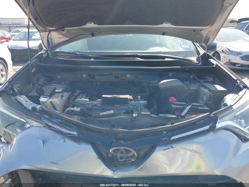 2018 TOYOTA RAV4 LE - JTMZFREV4JJ159954