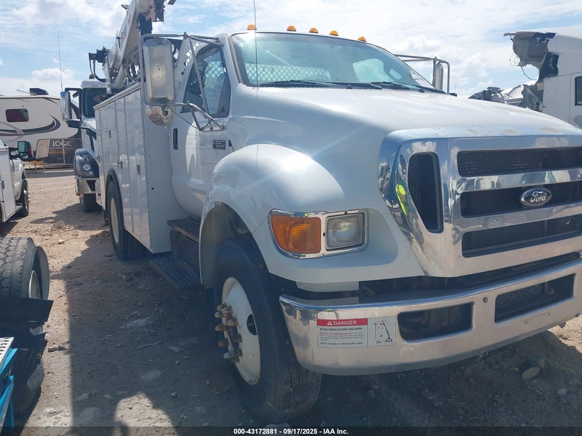 2011 Ford F-650 Xl/Xlt white truck diesel 3FRNF6FC2BV551956 photo #1