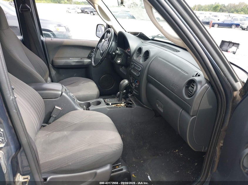 1J4GL48K42W315980 2002 JEEP LIBERTY (NORTH AMERICA) photo no. 5