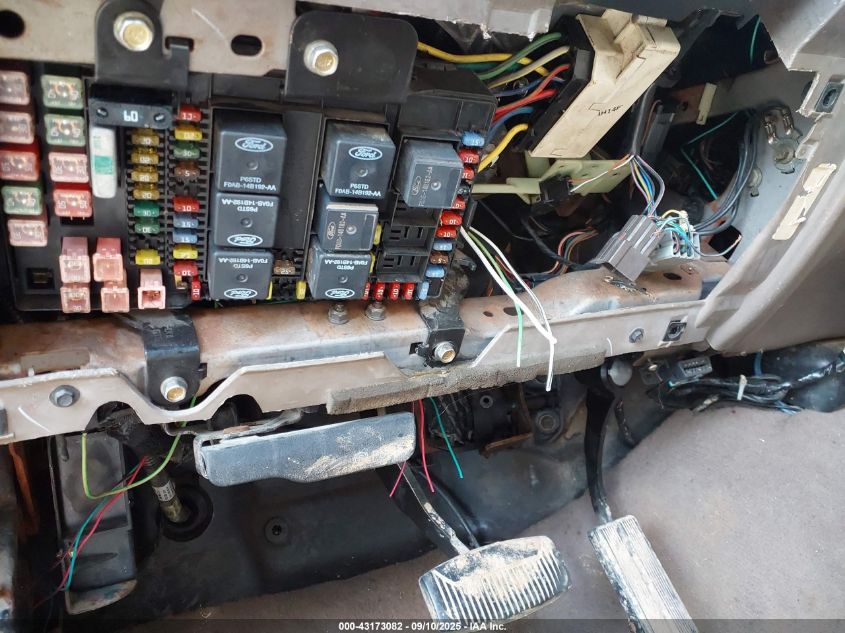 2002 Ford F350 Srw Super Duty VIN: 1FTSW31F62EA45977 Lot: 43173082