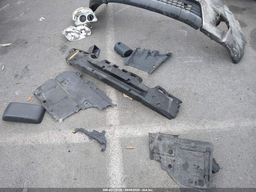 2005 Toyota Matrix Xr VIN: 2T1KR32E05C387607 Lot: 43173135