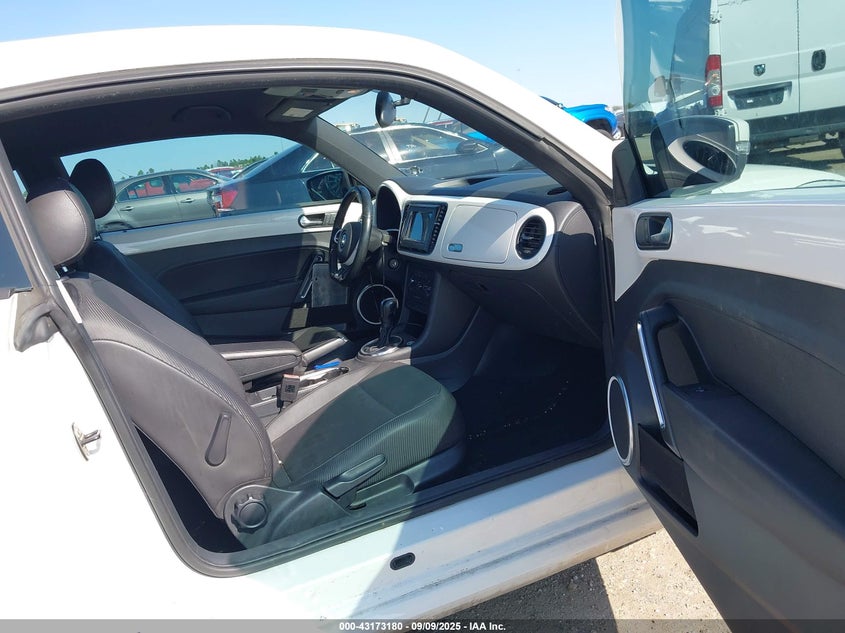 2014 VOLKSWAGEN BEETLE 3VWJP7AT0EM626991