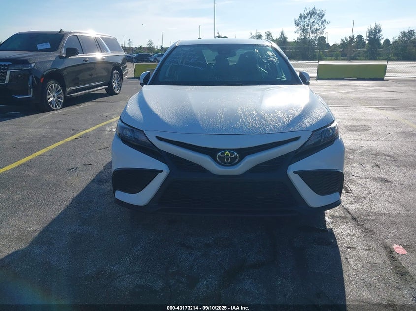 2022 TOYOTA CAMRY SE - 4T1G11AK2NU629868