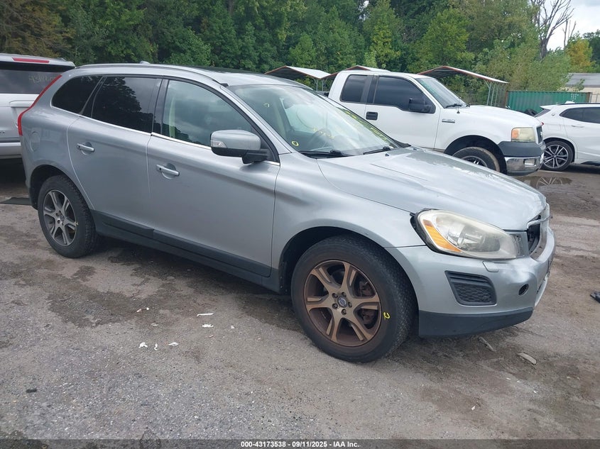 VOLVO XC60 T6 R-DESIGN PLATINUM