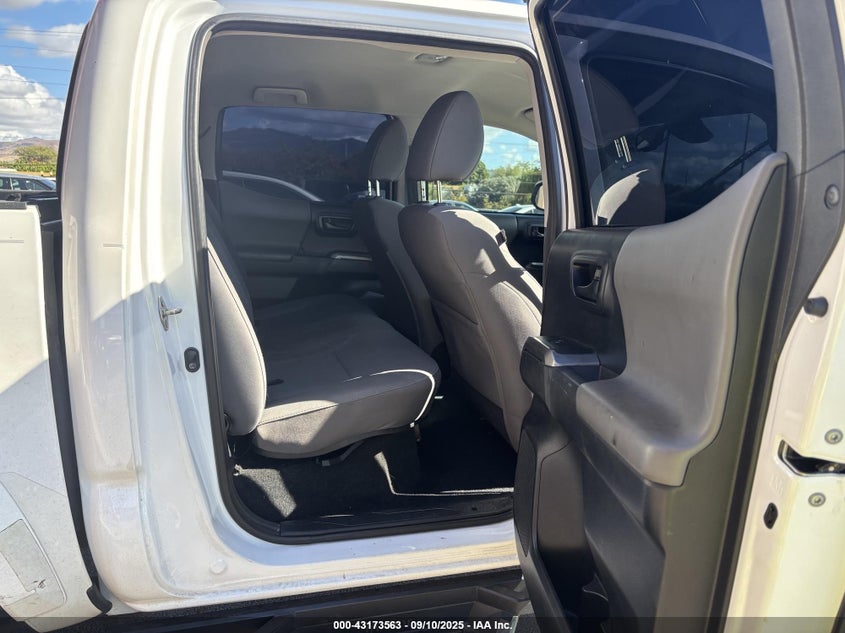 2018 Toyota Tacoma Sr5 V6 VIN: 3TMAZ5CN5JM068694 Lot: 43173563