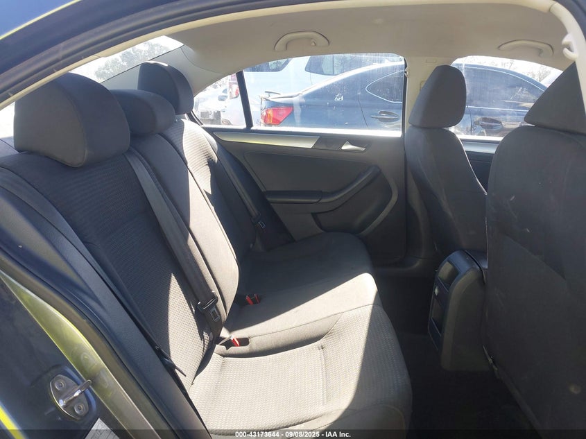 3VWD17AJ4FM257924 2015 VOLKSWAGEN JETTA photo no. 8
