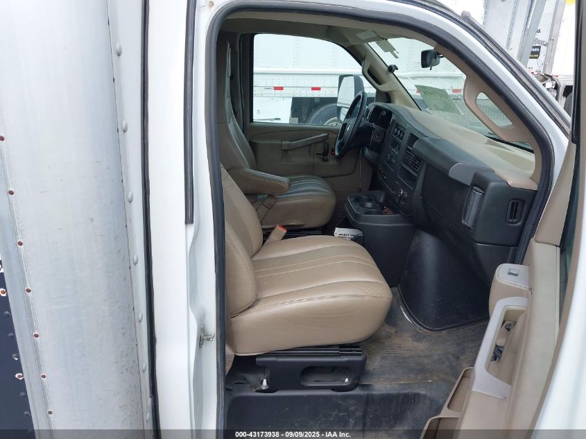 2017 Chevrolet Express Cutaway 4500 Series VIN: 1GB6GUCG2H1129406 Lot: 43173938