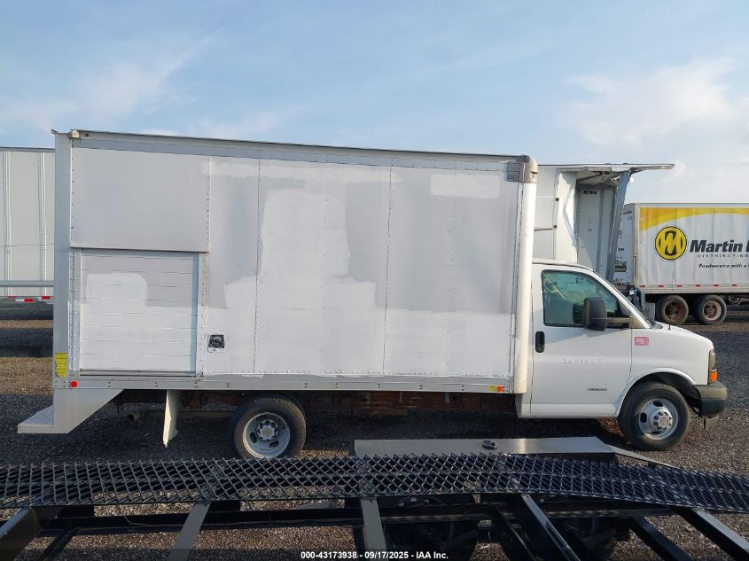 2017 Chevrolet Express Cutaway 4500 Series VIN: 1GB6GUCG2H1129406 Lot: 43173938