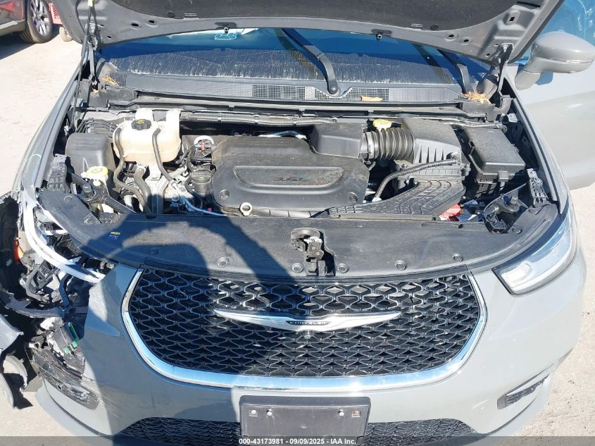 2022 Chrysler Pacifica Touring L VIN: 2C4RC1BG9NR157540 Lot: 43173981