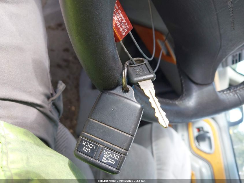 1995 Chevrolet Gmt-400 C1500 VIN: 2GBEC19K6S1279750 Lot: 43173988