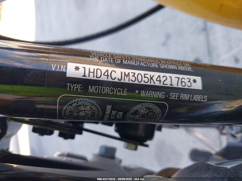 2005 Harley-Davidson Xl883 C VIN: 1HD4CJM305K421763 Lot: 43174233