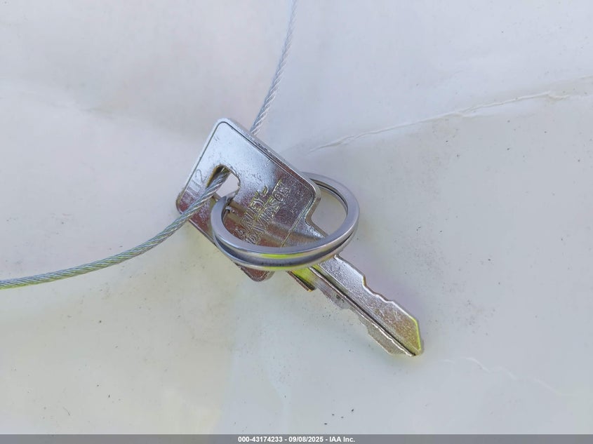 2005 Harley-Davidson Xl883 C VIN: 1HD4CJM305K421763 Lot: 43174233