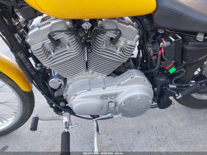 2005 Harley-Davidson Xl883 C VIN: 1HD4CJM305K421763 Lot: 43174233