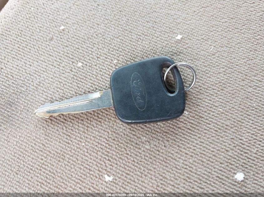 2002 Ford F-150 Xl/Xlt VIN: 1FTRX17232KA57767 Lot: 43174389