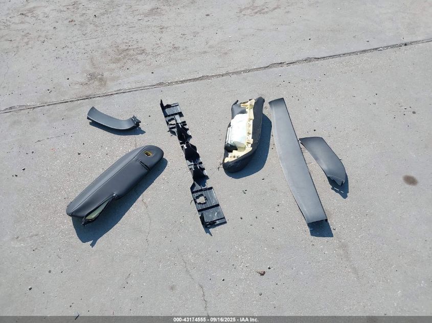 2024 Honda Hr-V 2Wd Ex-L/2Wd Ex-L W/O Bsi VIN: 3CZRZ1H70RM757408 Lot: 43174555