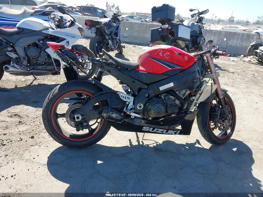 2006 Suzuki Gsx-R1000 VIN: JS1GT76A662104689 Lot: 43175142