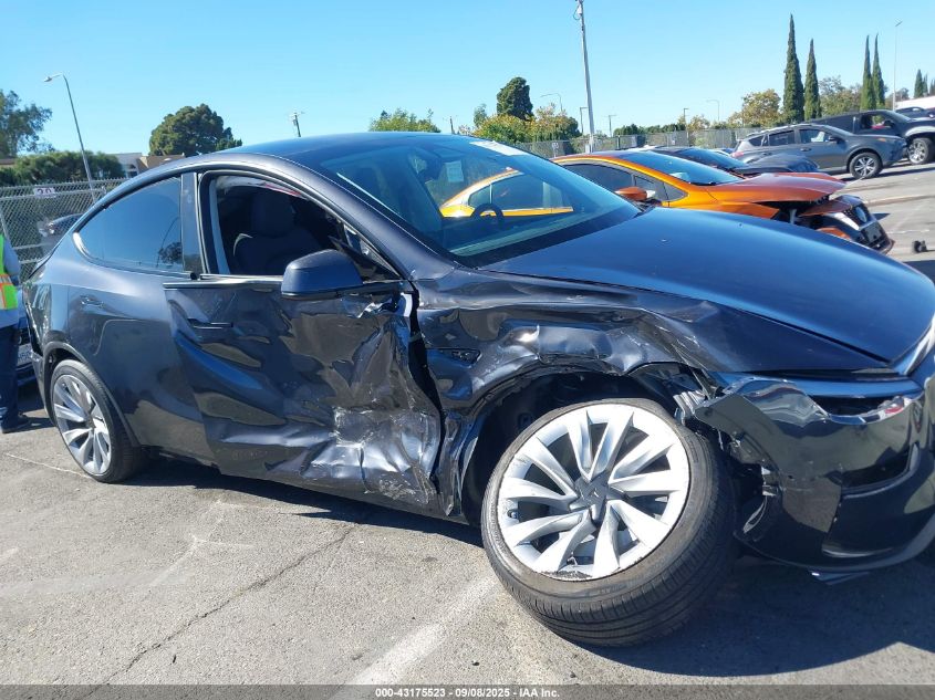 2026 Tesla Model Y Long Range Dual Motor All-Wheel Drive/Long Range Launch Series VIN: 7SAYGDEE4TF335586 Lot: 43175523