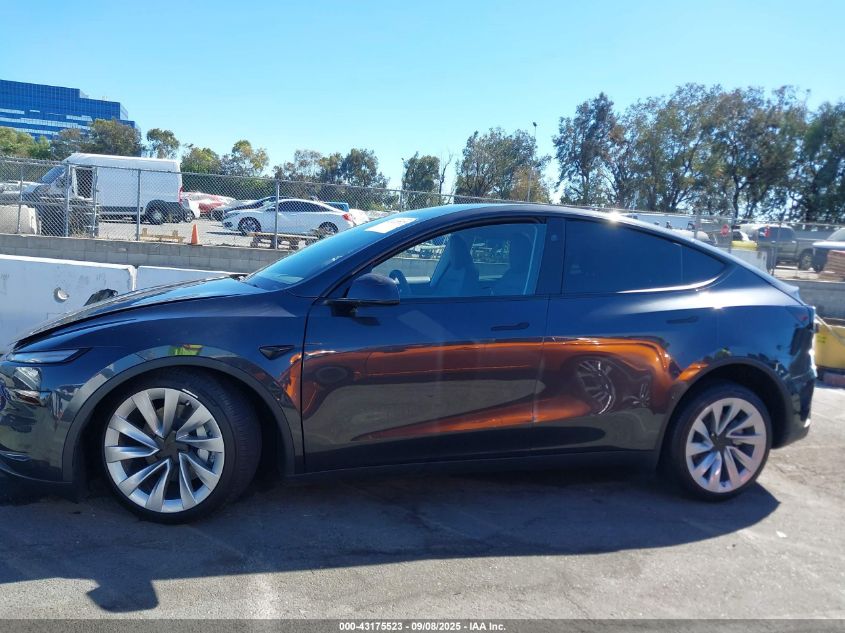 2026 Tesla Model Y Long Range Dual Motor All-Wheel Drive/Long Range Launch Series VIN: 7SAYGDEE4TF335586 Lot: 43175523