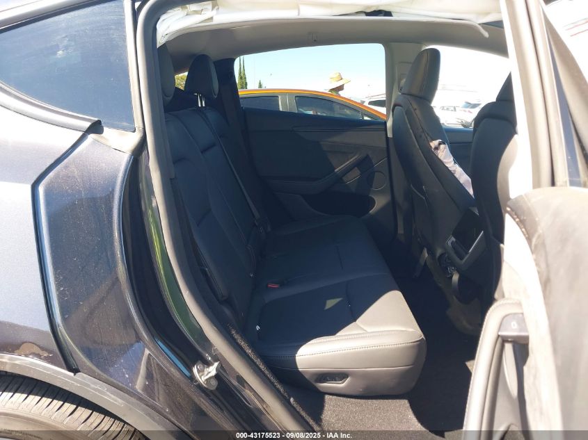 2026 Tesla Model Y Long Range Dual Motor All-Wheel Drive/Long Range Launch Series VIN: 7SAYGDEE4TF335586 Lot: 43175523