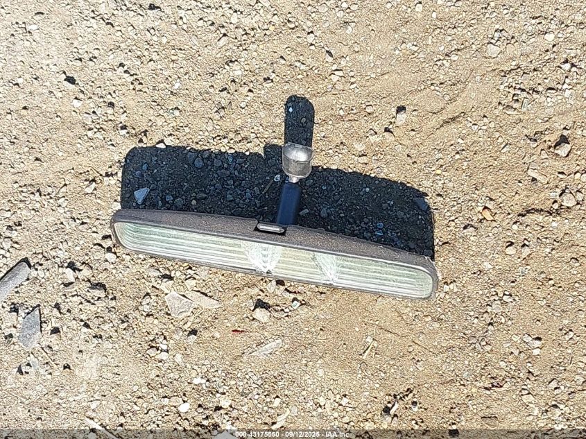 2000 Ford Econoline E350 Super Duty Wagon VIN: 1FBSS31L2YHB46270 Lot: 43175550