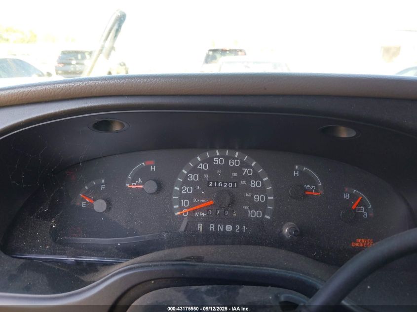 2000 Ford Econoline E350 Super Duty Wagon VIN: 1FBSS31L2YHB46270 Lot: 43175550