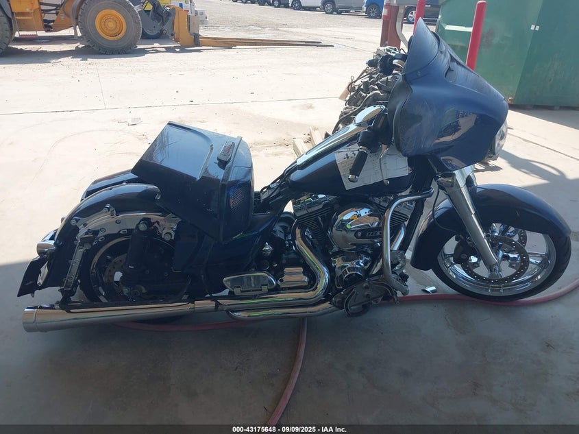 2014 Harley-Davidson Flhx Street Glide VIN: 1HD1KBM3XEB621139 Lot: 43175648