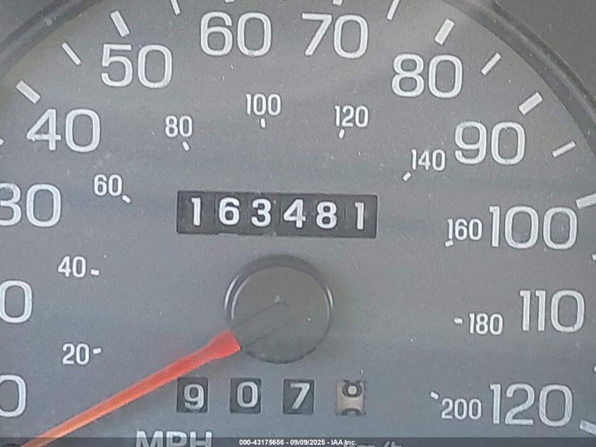 2004 Mercury Grand Marquis Gs VIN: 2MEFM74W44X683297 Lot: 43175656