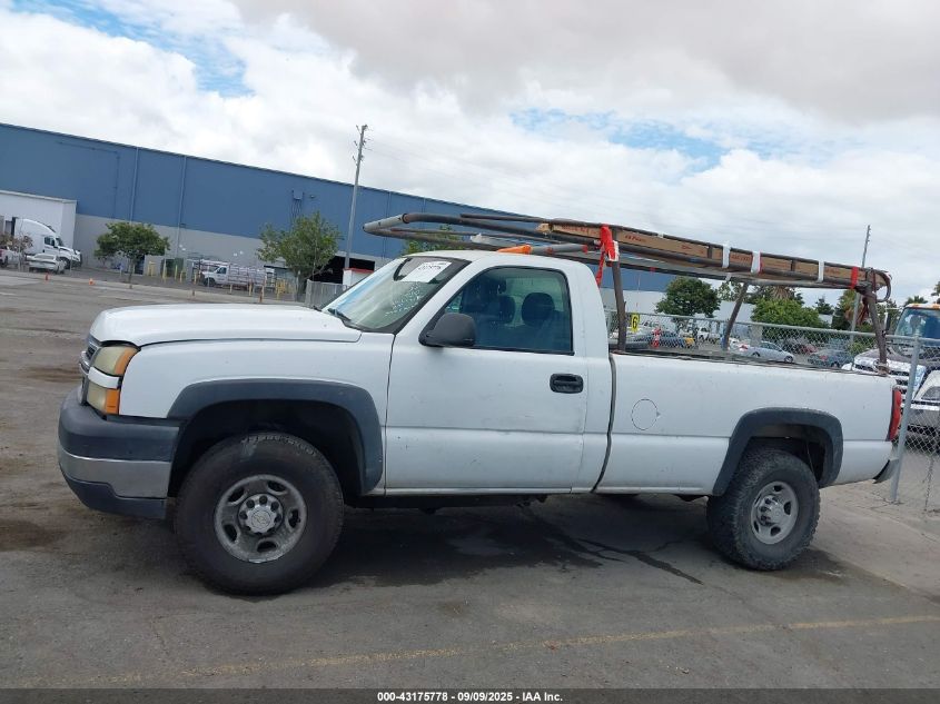 2006 Chevrolet Silverado 2500Hd Work Truck VIN: 1GCHC24U56E172684 Lot: 43175778