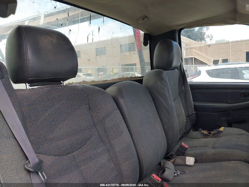 2006 Chevrolet Silverado 2500Hd Work Truck VIN: 1GCHC24U56E172684 Lot: 43175778