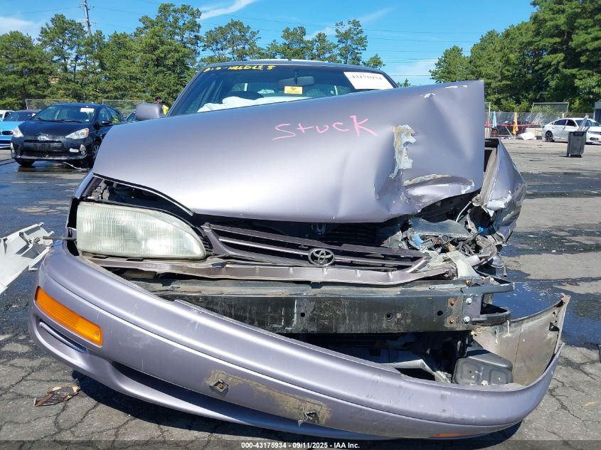 1995 Toyota Camry Le VIN: 4T1SK12E8SU566092 Lot: 43175934