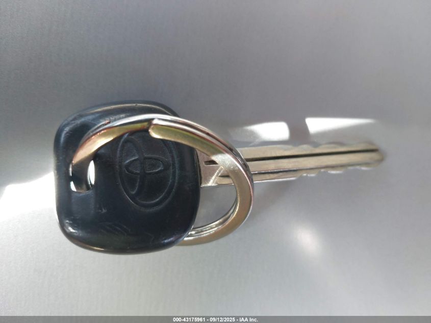 2004 Toyota Sequoia Sr5 V8 VIN: 5TDZT34A14S217837 Lot: 43175961