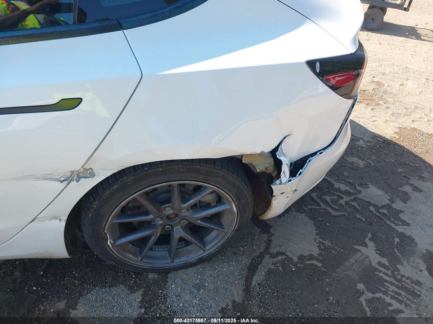 2021 Tesla Model 3 Standard Range Plus Rear-Wheel Drive VIN: 5YJ3E1EA7MF096240 Lot: 43175987