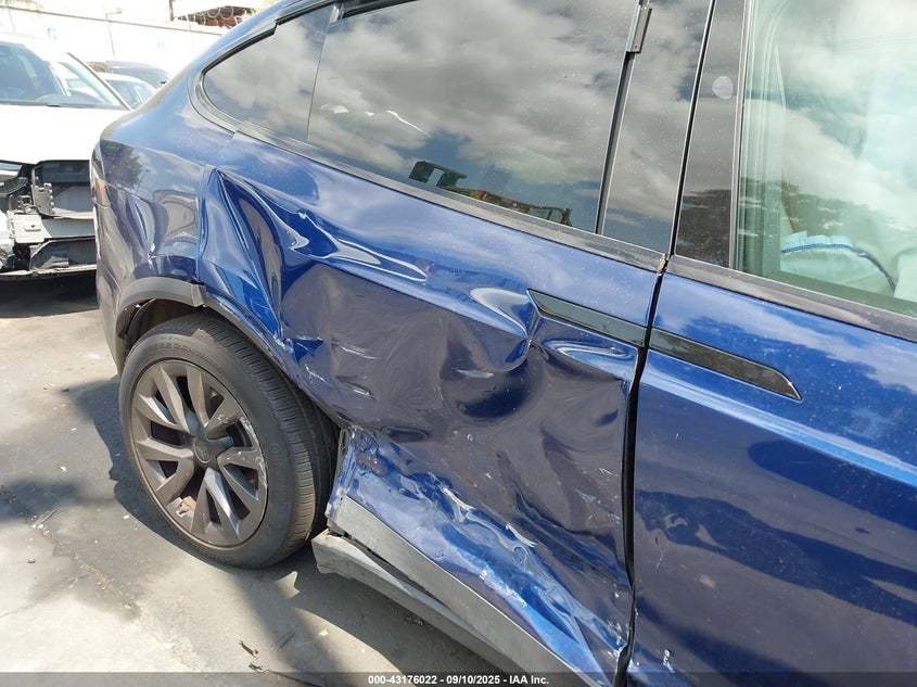 2023 Tesla Model X Dual Motor All-Wheel Drive/Standard Range VIN: 7SAXCBE5XPF397205 Lot: 43176022