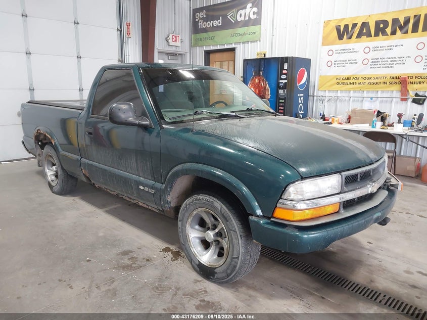 1GCCS1446WK186585 1998 Chevrolet S-10 Ls Fleetside auction photo 1