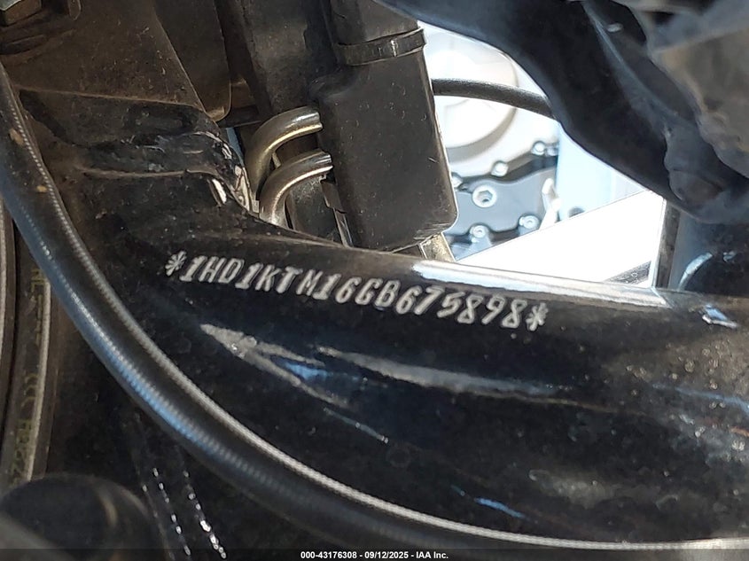 2016 Harley-Davidson Fltrxs Road Glide Special VIN: 1HD1KTM16GB675898 Lot: 43176308