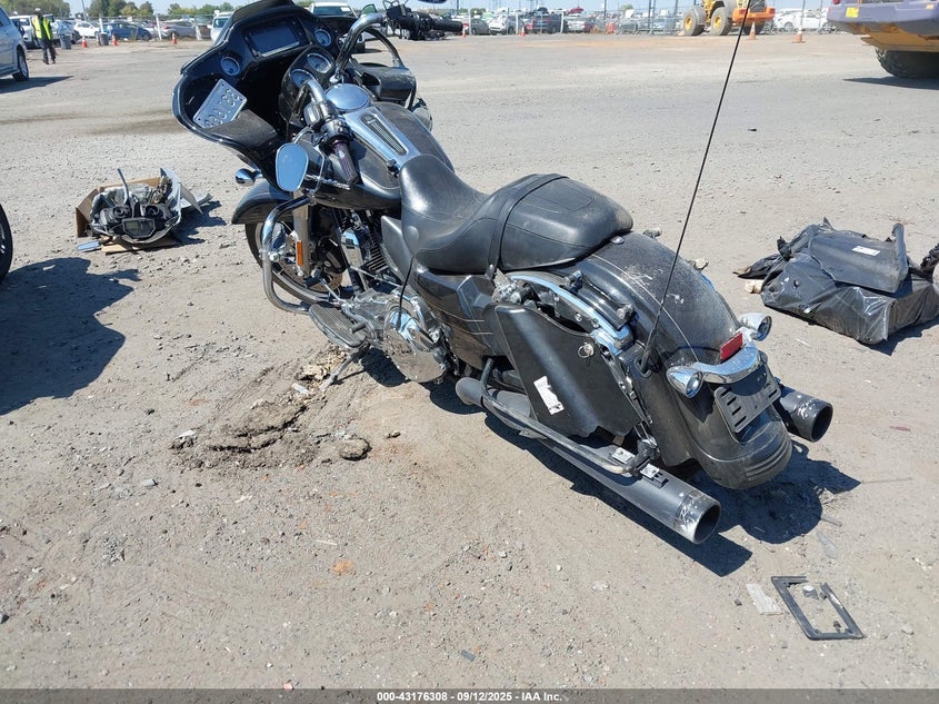 1HD1KTM16GB675898 2016 HARLEY-DAVIDSON ROAD GLIDE photo no. 3