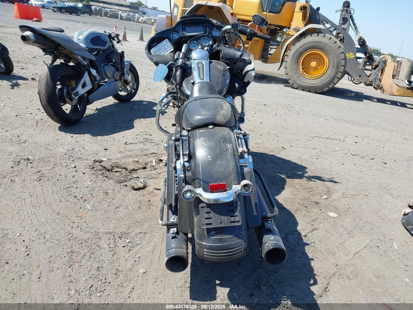 2016 Harley-Davidson Fltrxs Road Glide Special VIN: 1HD1KTM16GB675898 Lot: 43176308