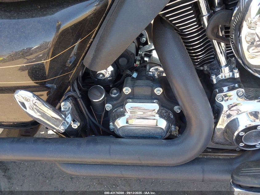 2016 Harley-Davidson Fltrxs Road Glide Special VIN: 1HD1KTM16GB675898 Lot: 43176308