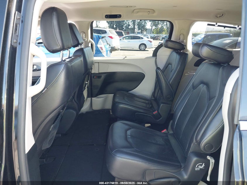 2022 Chrysler Pacifica Touring L VIN: 2C4RC1BG2NR179914 Lot: 43176819