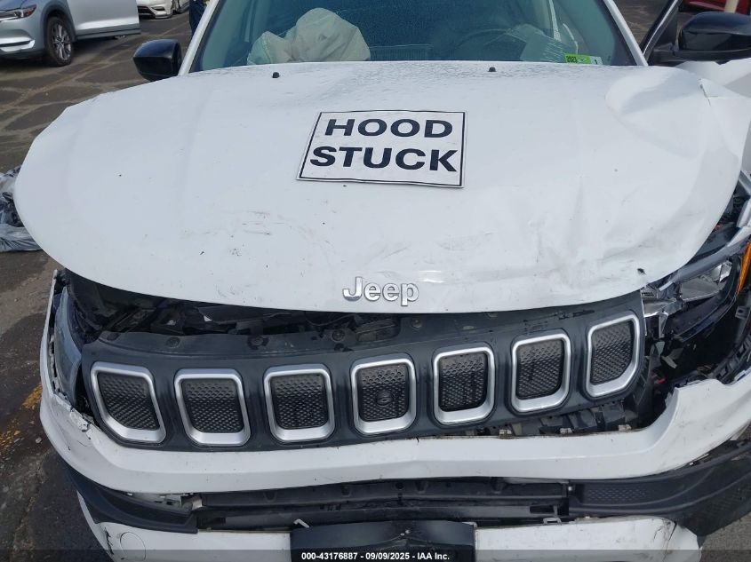 2022 Jeep Compass Latitude 4X4 VIN: 3C4NJDBB3NT130597 Lot: 43176887