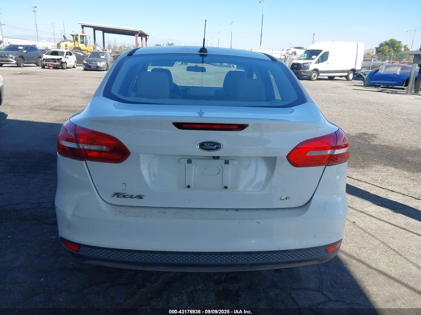 2015 FORD FOCUS SE - 1FADP3F24FL250085