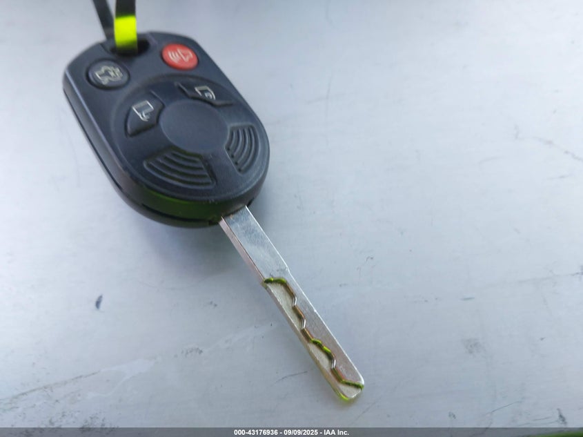 2015 FORD FOCUS SE - 1FADP3F24FL250085